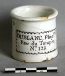 pot à onguent issu du site des Ecuries situé à Roissy-en-France, avant restauration